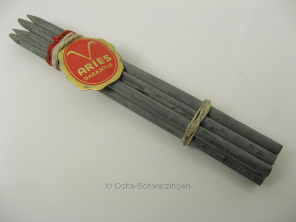 10 Griffel aus Schiefer - Stife für die Schiefertafel um 1930 (015)