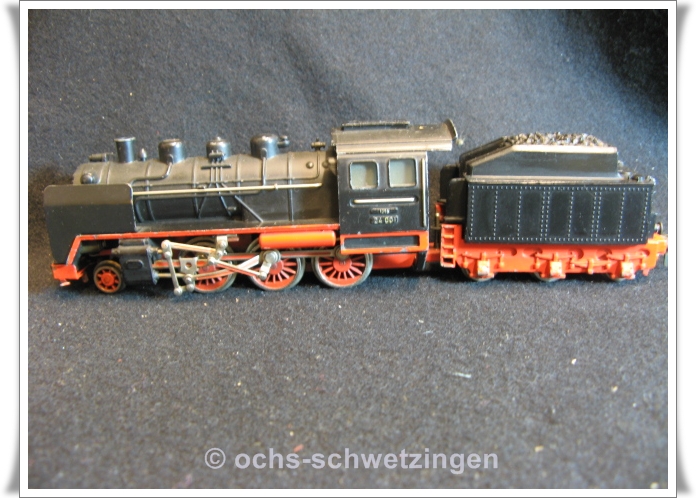 Fleischmann Dampflok mit Tender 1350 - 24001- H0 (42)