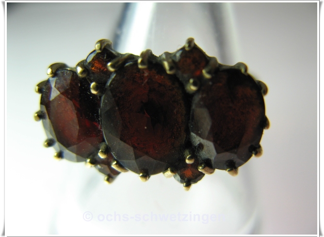 Antikschmuck: Granat - Ring  333 - ca. Ø 17mm (6)