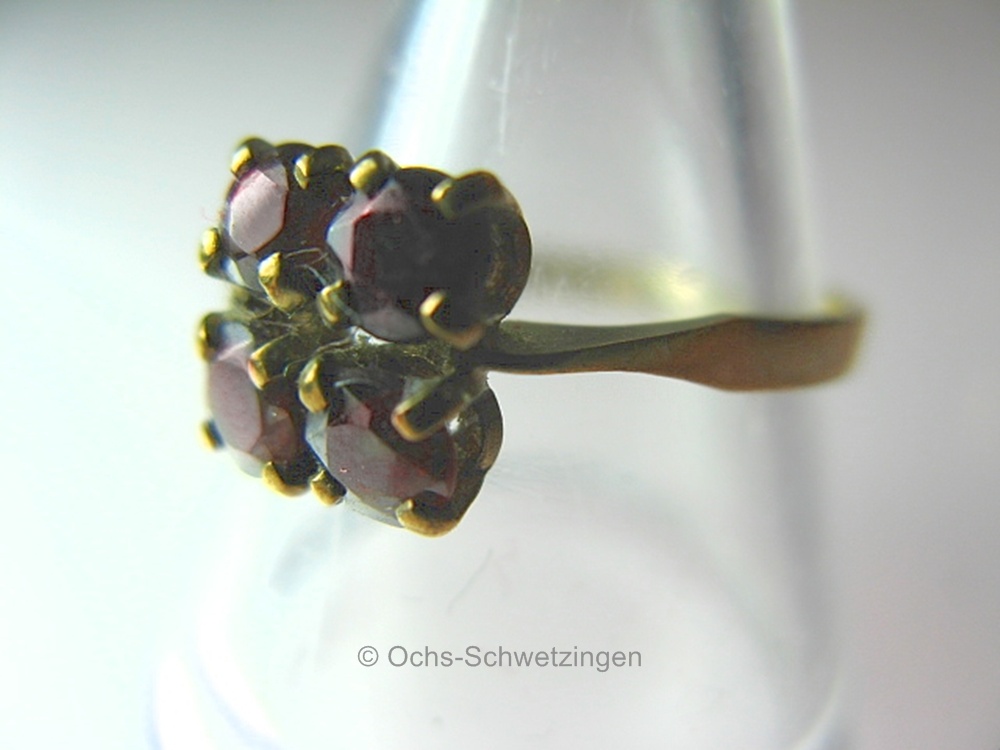 Antikschmuck: Granat - Ring  333 - ca. Ø 16,5 mm (20)
